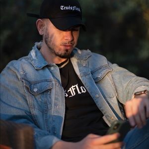 Meet your Posher, Thomas